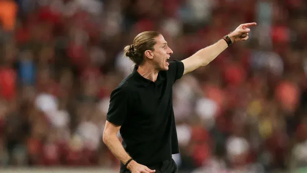 Técnico Filipe Luis durante a partida entre Flamengo e Fortaleza
