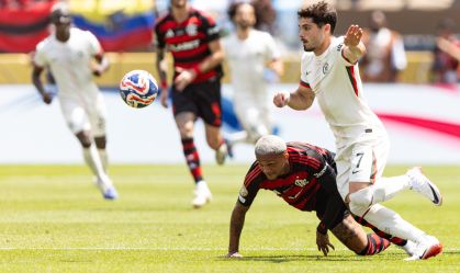 Titular do Flamengo revela conversa com Wesley após erro contra o Chelsea