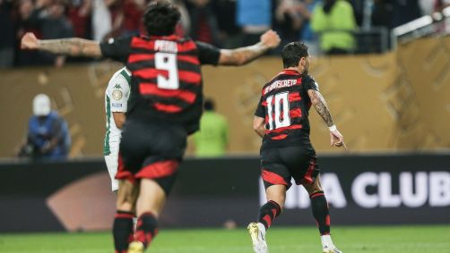 Arrascaeta e Pedro comemoram o primeiro gol do Flamengo em cima do Espérance no Mundial de Clubes