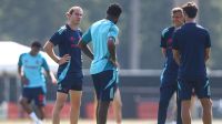 Filipe Luís prepara mudanças para Flamengo x LA FC; veja provável escalação