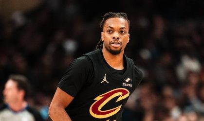 Astro da NBA passa por cirurgia no pé e deve voltar a treinar em 5 meses