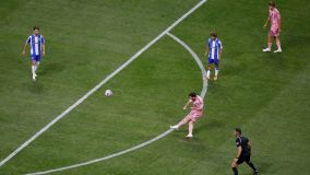 Messi marca golaço de falta em Inter Miami x Porto pelo Mundial de Clubes