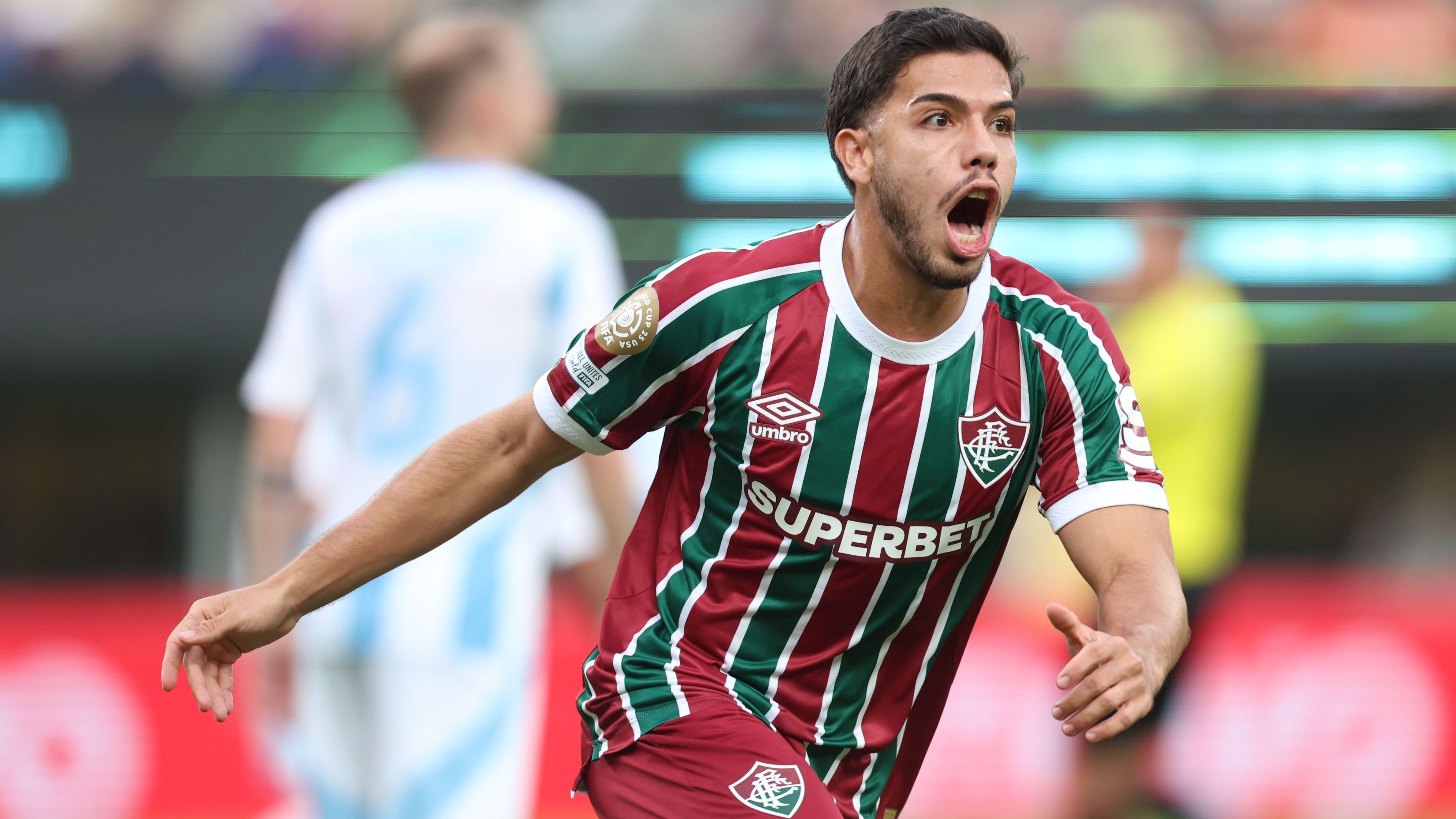 Nonato comemora o segundo gol do Fluminense sobre o Ulsan HD