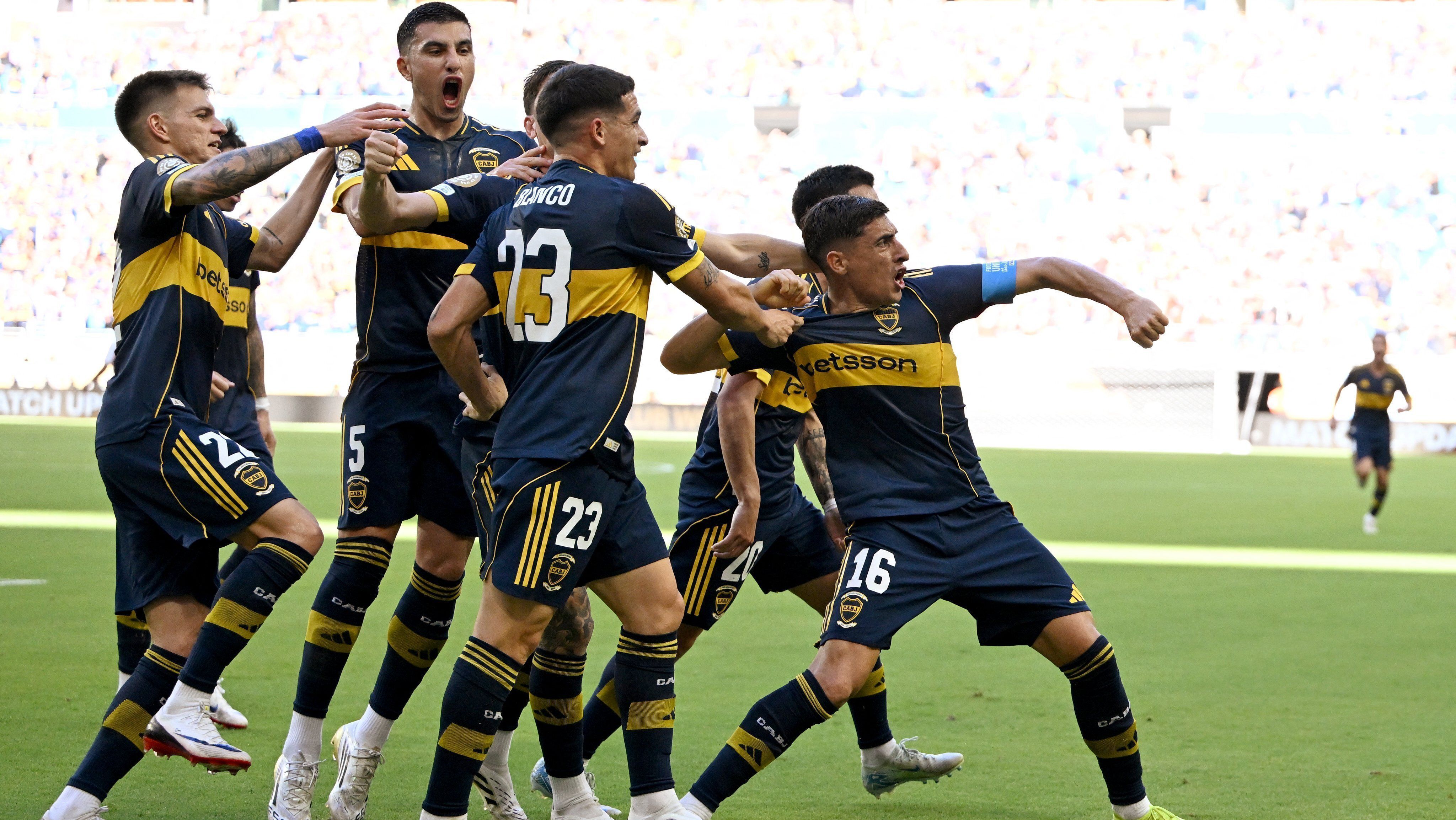 Merentiel comemora seu gol pelo Boca no Mundial de Clubes