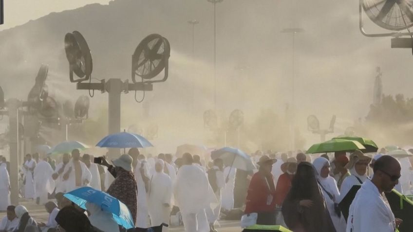 Ventiladores posicionados nos arredores de Arafat para a peregrrnação do Hajj • Reuters