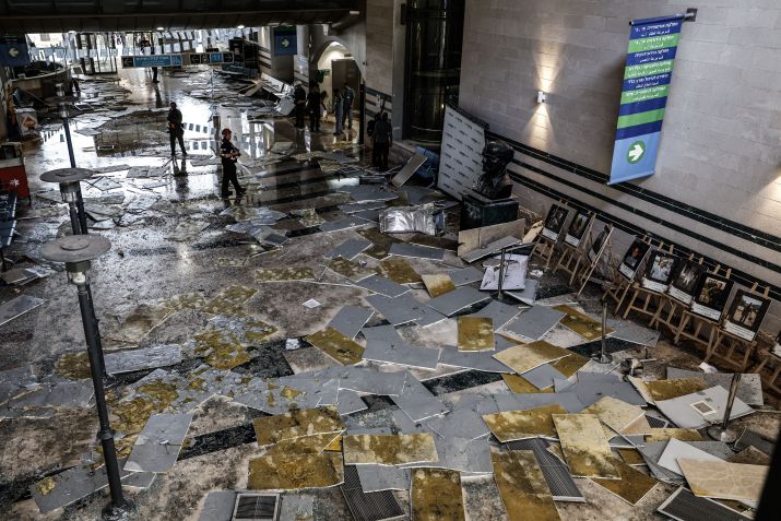 Hospital em Soroka, Israel, após ser atingido por míssil do Irã • Tsafrir Abayov/Anadolu via Getty Images