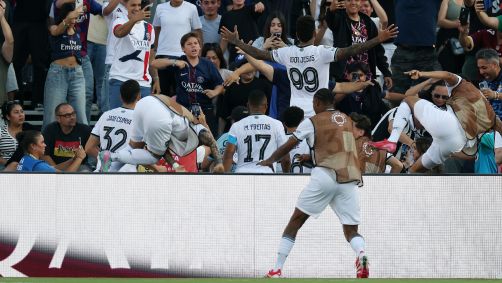 Igor Jesus comemora gol do Botafogo sobre o PSG no Mundial de Clubes