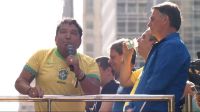 Magno Malta chama Carmen Lúcia de tirana em ato na Paulista