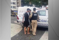 Ambulante é preso após cobrar R$ 1061 de turistas por dois milhos no RJ