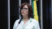 Moraes expede mandado para prender Zambelli e manda PF acionar Interpol