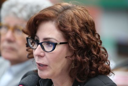 Zambelli nega "rendição" e diz que renúncia é "marco de resistência"