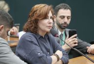 Licença de Carla Zambelli começa a valer nesta quinta, diz Câmara
