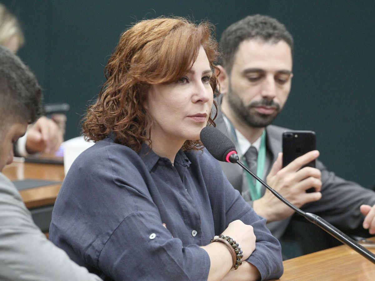 Licença de Carla Zambelli começa a valer nesta quinta, diz Câmara | CNN  Brasil