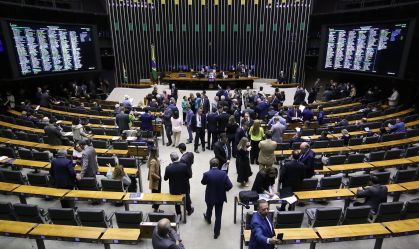 Câmara do Brasil tem maior número de servidores e Orçamento do mundo
