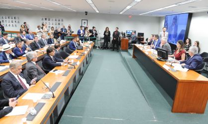 Audiência com Haddad na Câmara é encerrada após bate-boca com a oposição