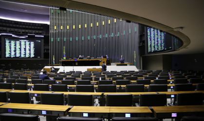 Câmara aprova projeto que isenta o IR para quem ganha até dois salários