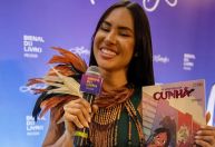 Isabelle Nogueira lança e esgota livro em 1 hora na Bienal do Rio