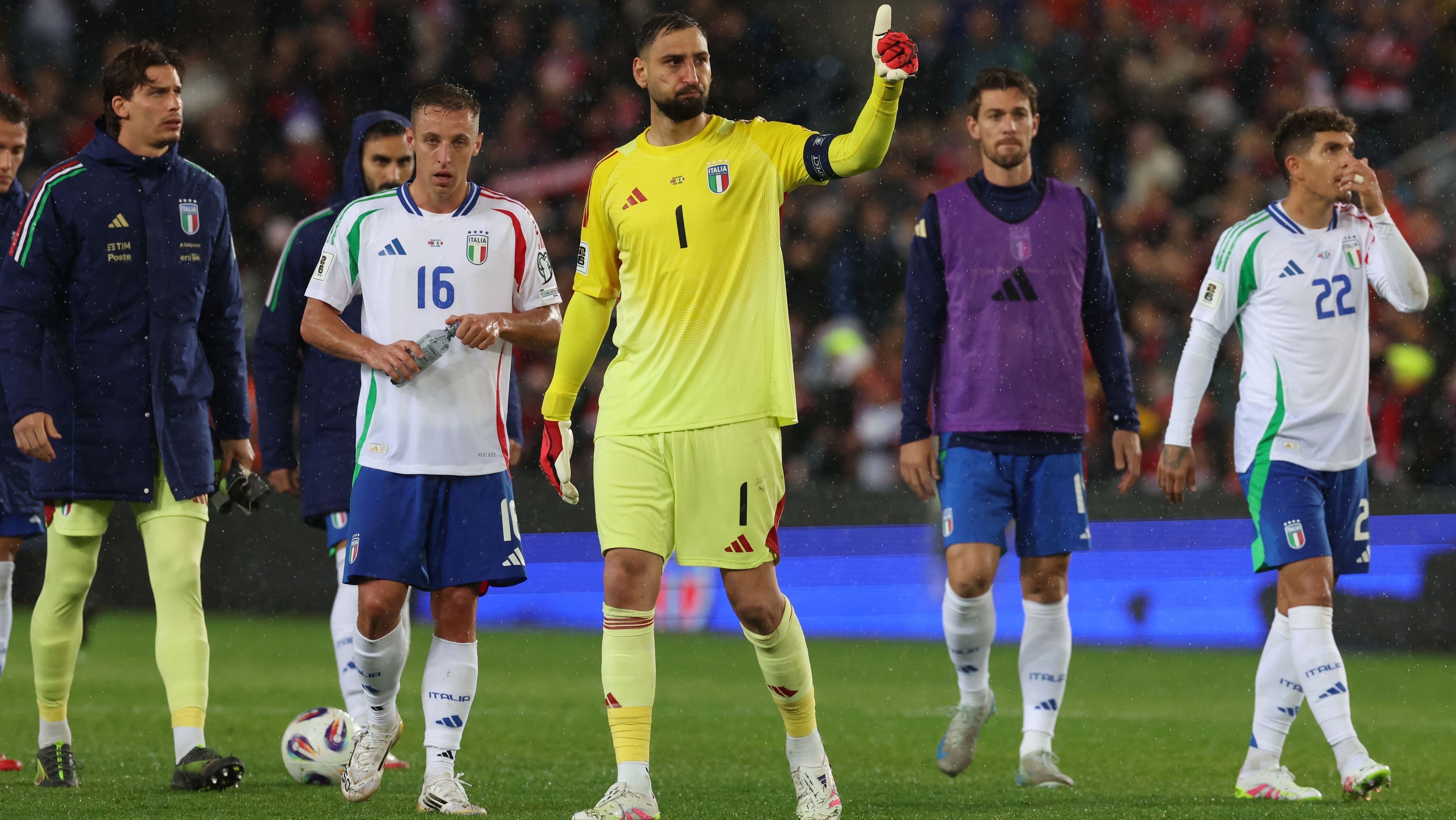 Jogadores da Itália lamentam derrota para a Noruega