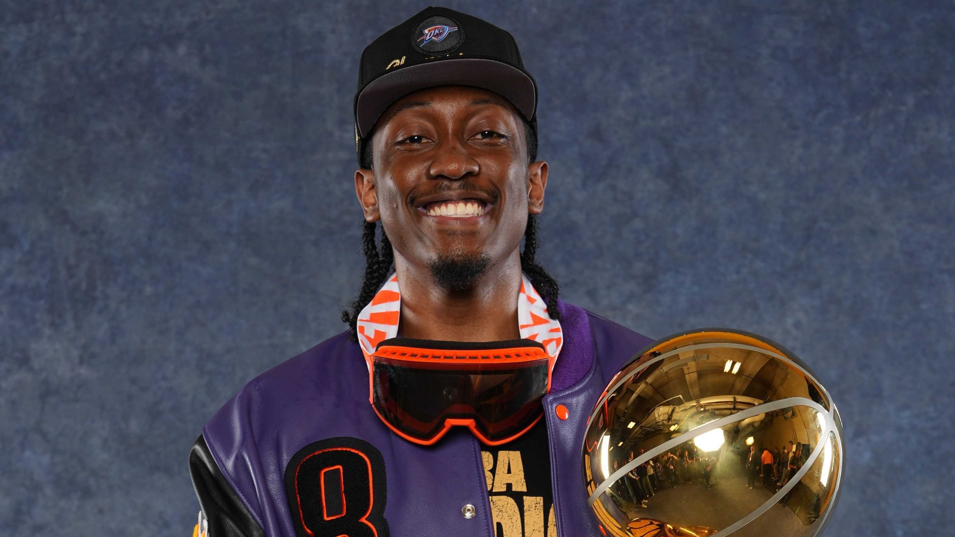 Jalen WIlliams, do OKC, segura taça da NBA