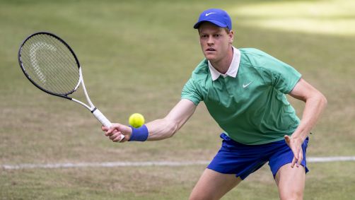Jannik Sinner venceu o alemão Yannick Hanfmann em sua estreia no ATP 500 de Halle