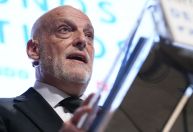Presidente de LaLiga cita fast food ao defender jogos nos Estados Unidos