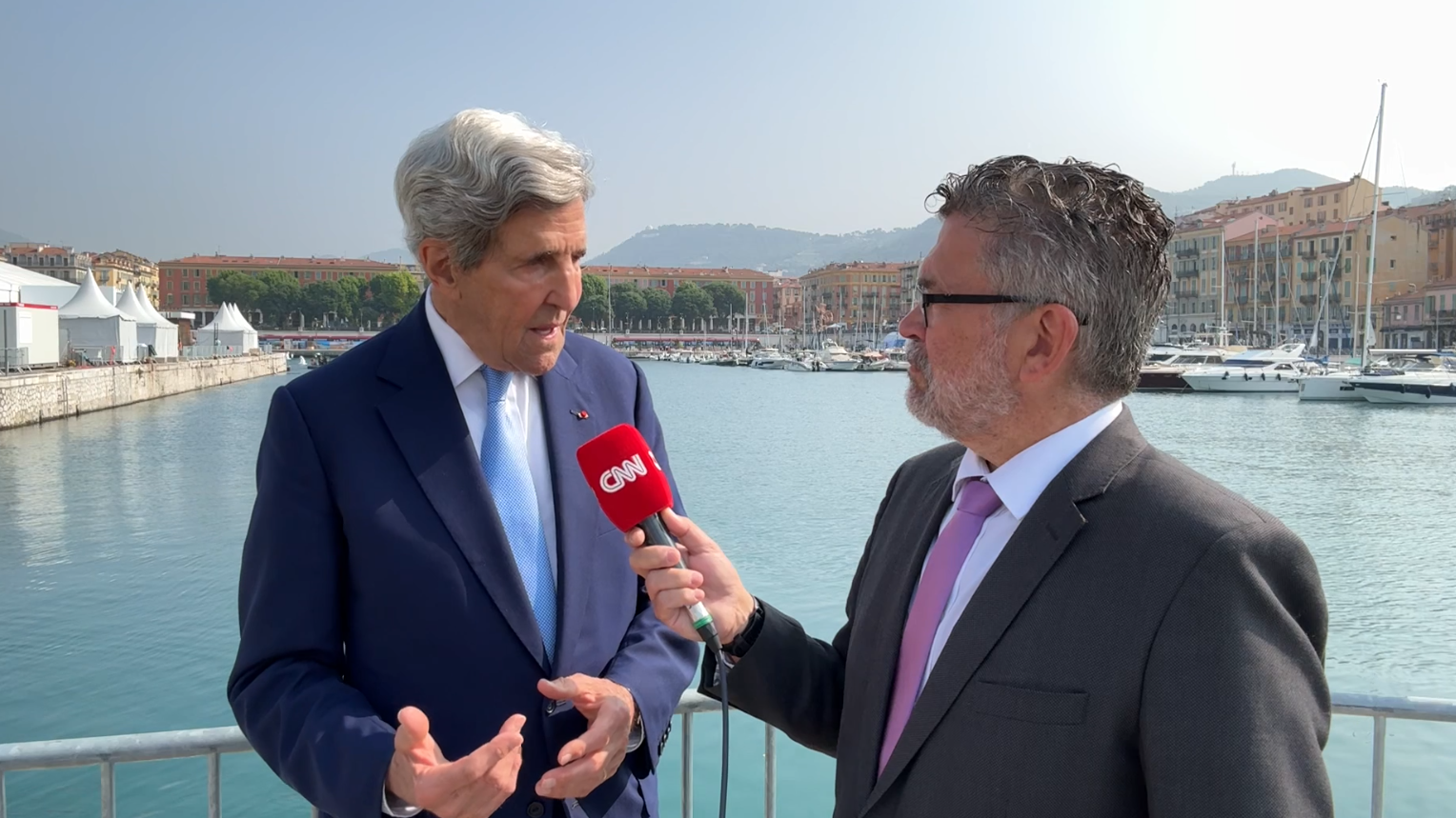 O mundo precisa reconhecer o valor dos ativos ambientais preservados por povos indígenas e comunidades tradicionais, afirmou John Kerry.