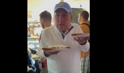 John Textor come pizza com torcedores do River Plate e provoca europeus