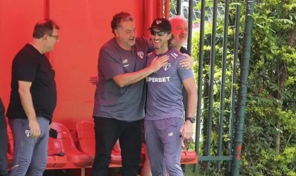 São Paulo tem pendência com Zubeldía que impede reestreia de Crespo
