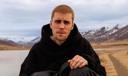 Justin Bieber sofre lesão e revela que sente dor ao cantar