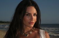 Kéfera relembra relacionamentos abusivos: "Com homem e mulher"