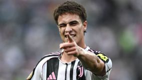 Kenan Yildiz comemora golaço que marcou pela Juventus contra o Wydad no Mundial de Clubes