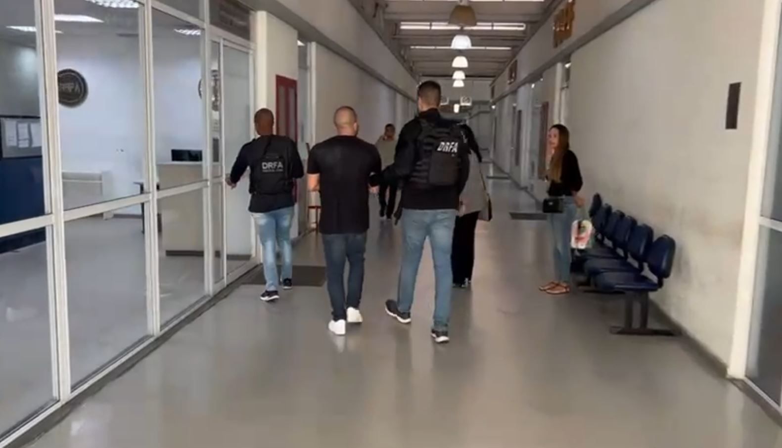 Imagem de destaque do post: Ex-policial Rafael Pulgão é preso por liderar confrontos armados no RJ