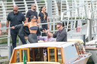 Kim Kardashian e mais celebridades chegam a Veneza para casamento de Bezos
