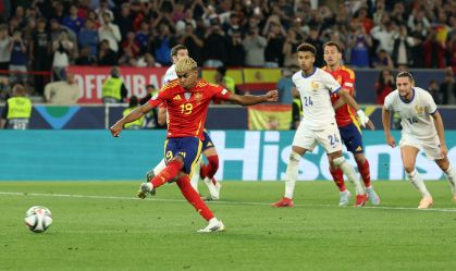 Em duelo de nove gols, Espanha bate França e vai à final da Nations League