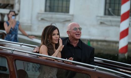Última noite de festa encerra luxuoso casamento de Bezos em Veneza