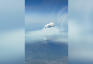 Piloto brasileiro registra erupção de vulcão em sobrevoo na Itália