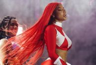 Ludmilla faz show surpresa na parada do Orgulho LGBT+ em São Paulo