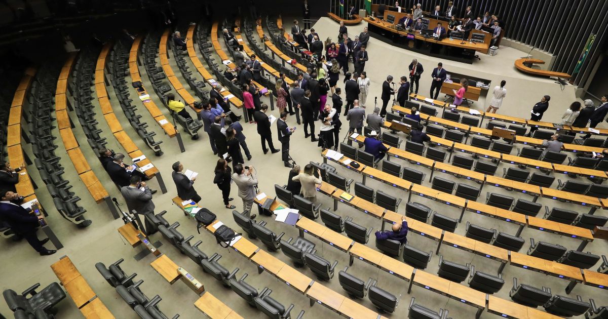 Imposto sobre petróleo entra na mira do Congresso e é alvo de projetos
