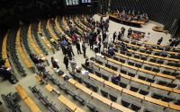 Inclusão do Fundeb e BPC nas alternativas ao IOF está indefinido; entenda