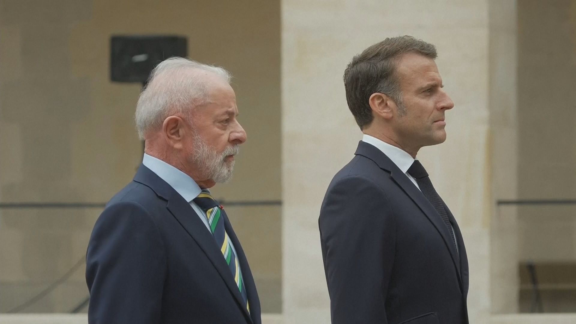 Lula e Macron em Paris