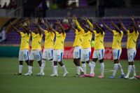 Por que jogadores do Mamelodi Sundowns “fazem o L” ao entrar em campo