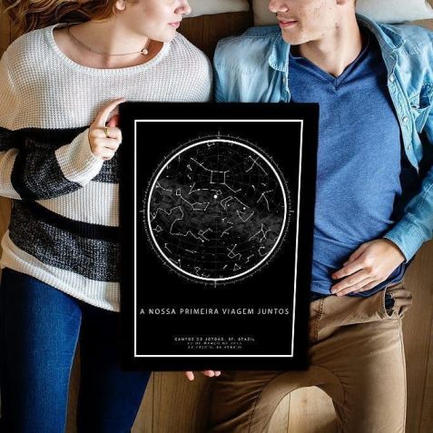 Há diversas marcas e lojas que vendem um mapa do céu em uma data especial • Instagram/ Nosso Céu