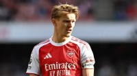 Casamento de astro do Arsenal vira caso de polícia; saiba motivo