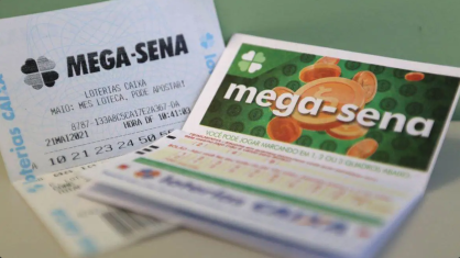 Volante e comprovante da Mega-Sena