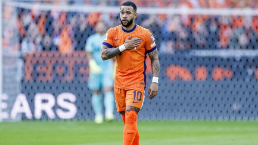 Memphis Depay, jogador do Corinthians atando pela seleção
