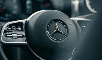 Vale a pena comprar uma Mercedes usada por R$ 100 mil? Entenda os riscos