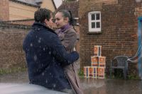 "Meu Ano em Oxford", com Sofia Carson e Corey Mylchreest, ganha trailer