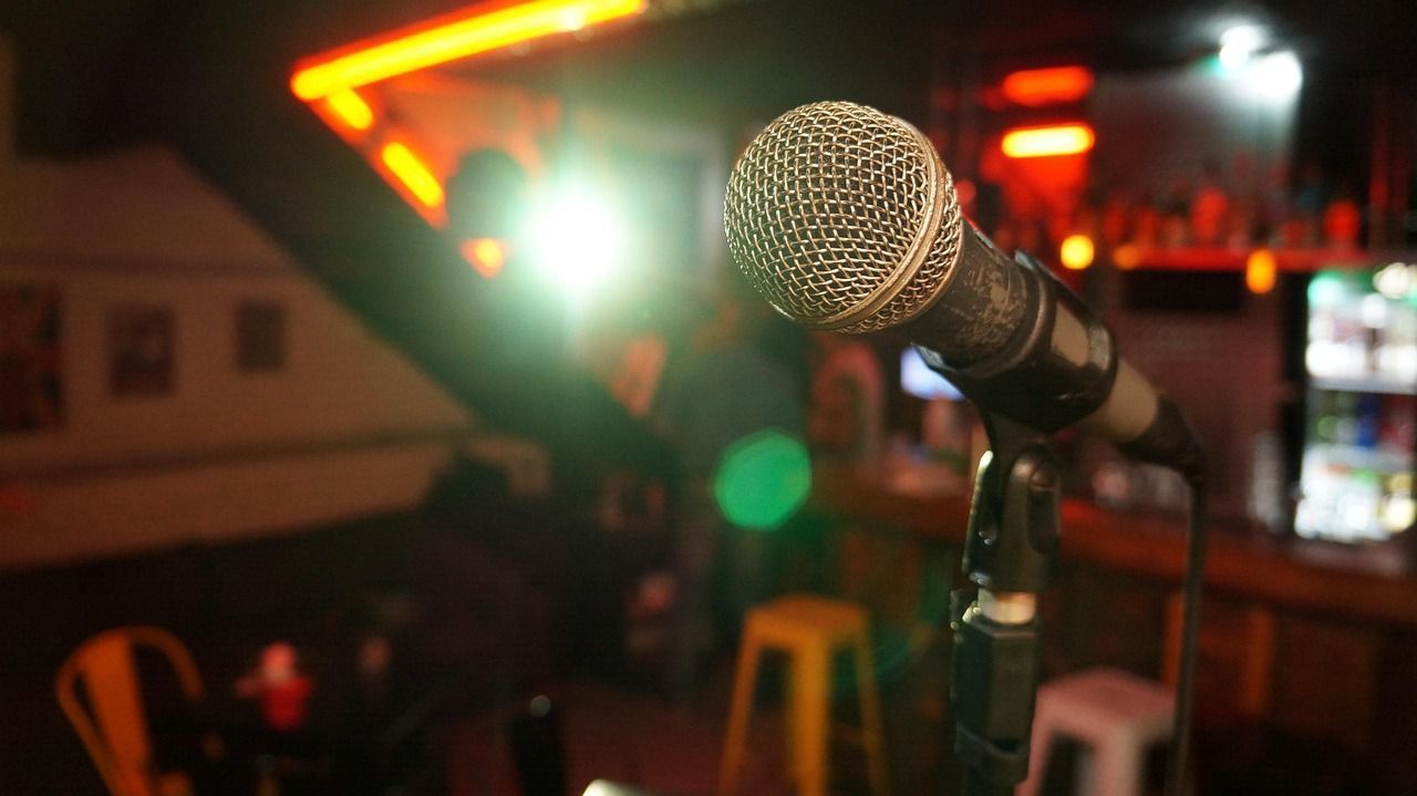 microfone comédia