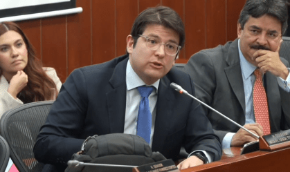 Pré-candidato da Colômbia que foi baleado está estável após nova cirurgia