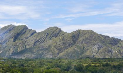 Esqueletos de 6 mil anos com linhagem humana inédita são descobertos